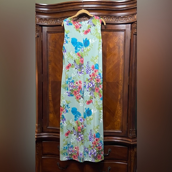 Antthony Maxi Dress - Picture 4 of 6